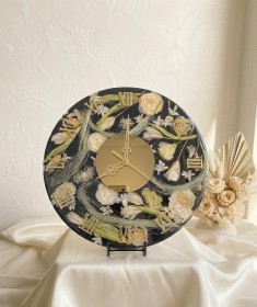 Đồng hồ hoa nền đen epoxy resin 33cm